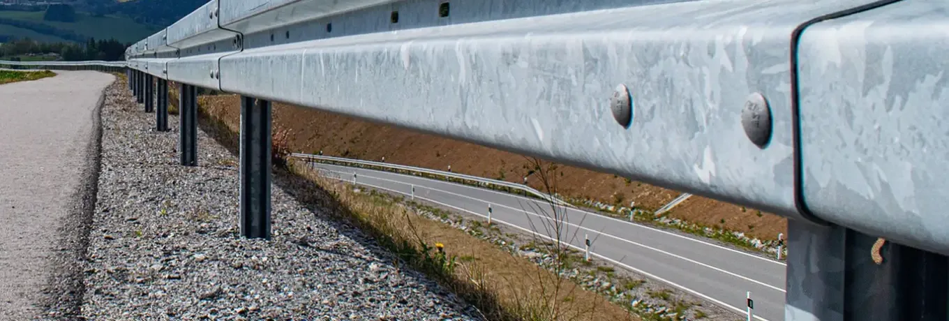 Highway guardrail — حاجز الطريق السريع W-Beam مجلفن بالغمر الساخن من SinoGuardrail