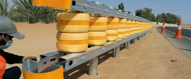 Roller Barrier — الحاجز الأسطواني الدوّار على طريق صحراوي