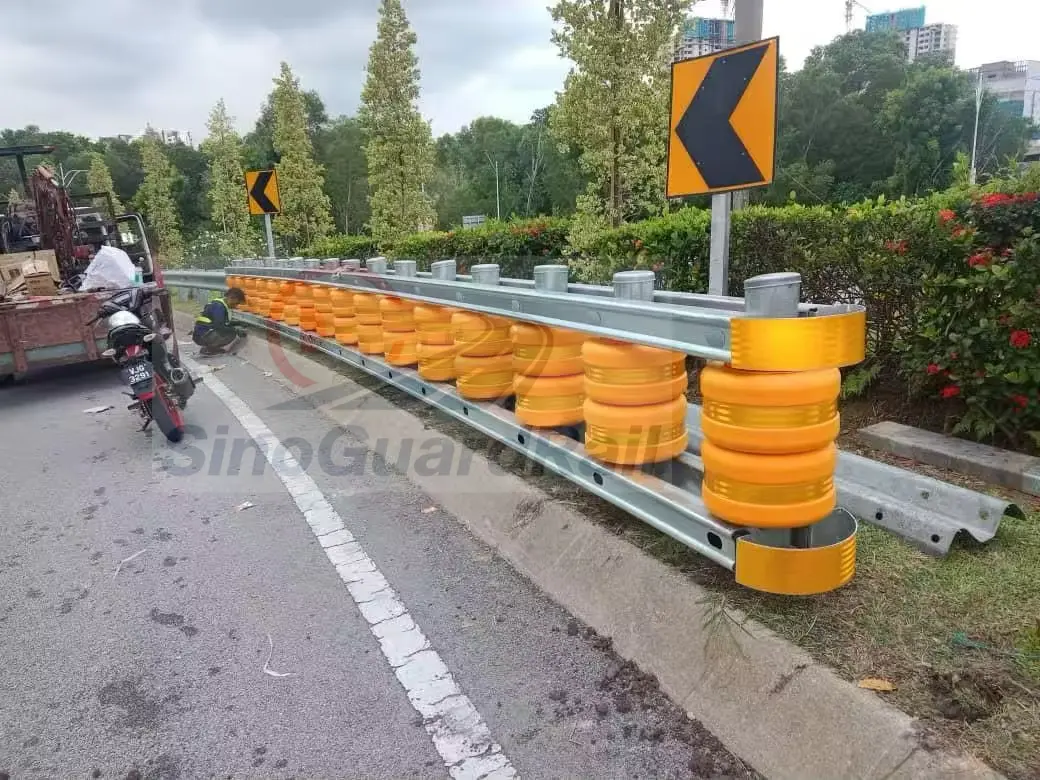 Roller barrier installation reference on a curved road